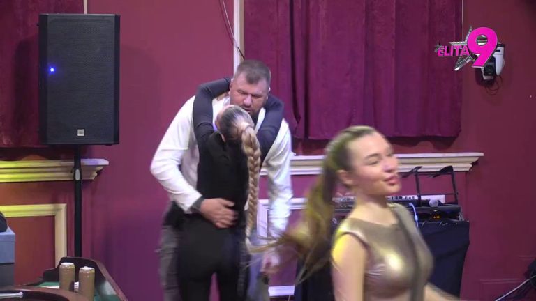 Pogodio ih u srce: Ljuba Perućica zapevao za Janjuša i Aneli, a oni kao u danima njihove najveće ljubavi! (VIDEO)