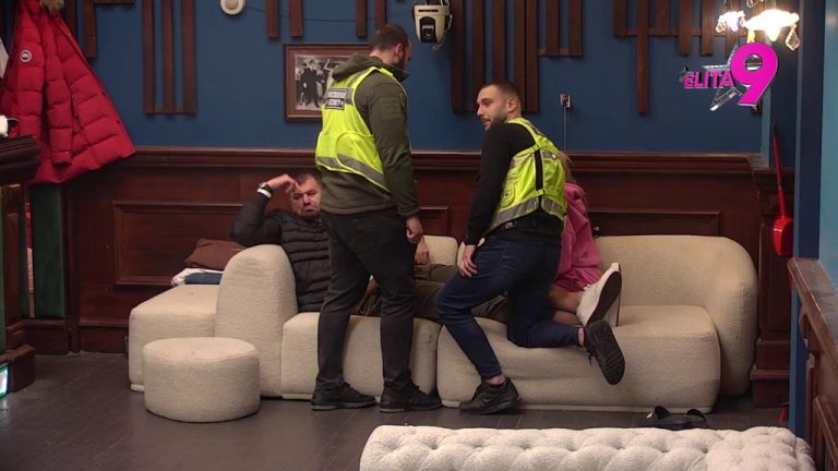 Opkolilo ih obezbeđenje: Aneli divlja po pabu, ne prestaje da urniše Janjuša! (VIDEO)