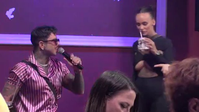 Popustila mu kočnica za muškost! Đukić zapevao stihove, njima pecnuo Teodoru zbog Bebice?! (VIDEO)