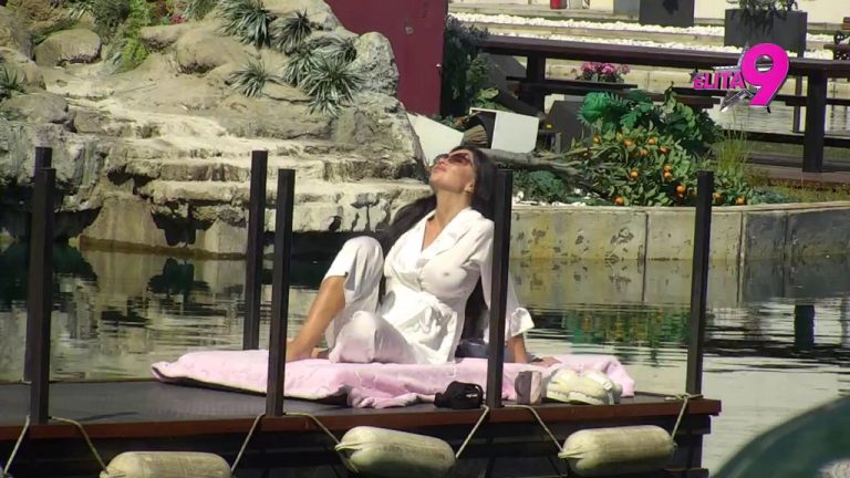 Na ovom mestu je nekoliko puta pravila ŽIVOTNE ZAOKRETE! Stanija setna sedi na doku i evocira uspomene! (VIDEO)