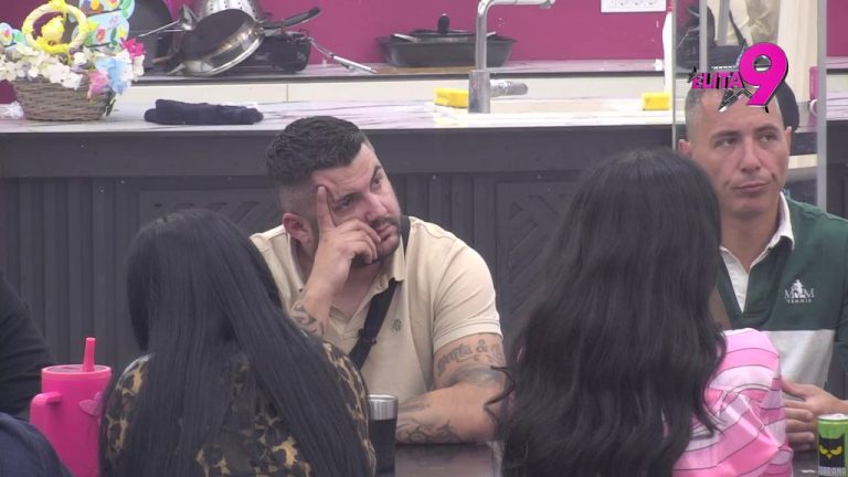 IZNELI STE KAMION PRLJAVOG VEŠA! Mića bez milosti, Jovana žestoko oplela po Asminu: Tvoja ćerka neće biti ponosna na tebe! (VIDEO)