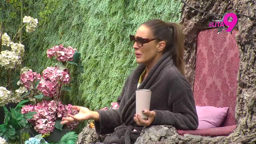 Čekale su me njene šnicle… Matora se setila pokojne majke, ne krije koliko joj fali u ovim prazničnim danima! (VIDEO)